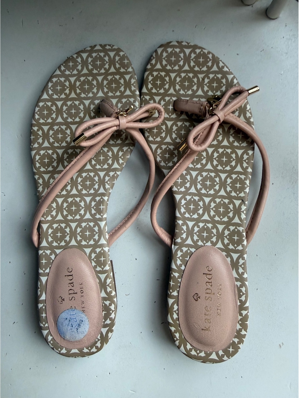 Kate Spade New York Women's Beige and Pink Bow Sandals Size 7M